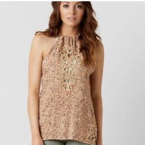 Buckle gimmicks floral top